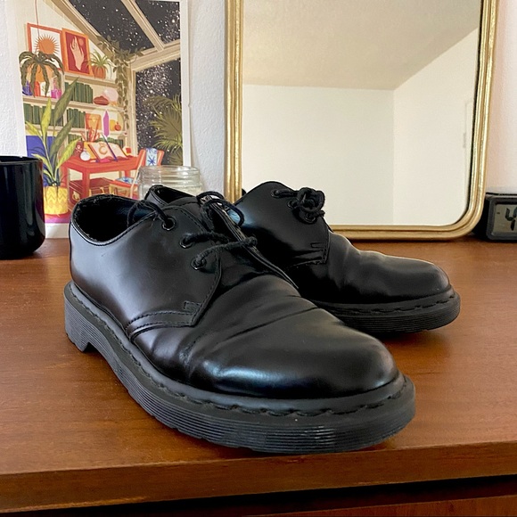 Dr. Martens Shoes - 1461 mono dr martens